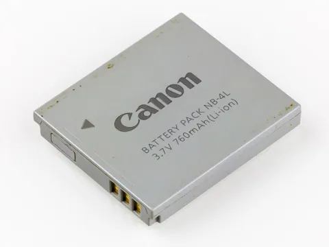 The NB-4L battery pack.