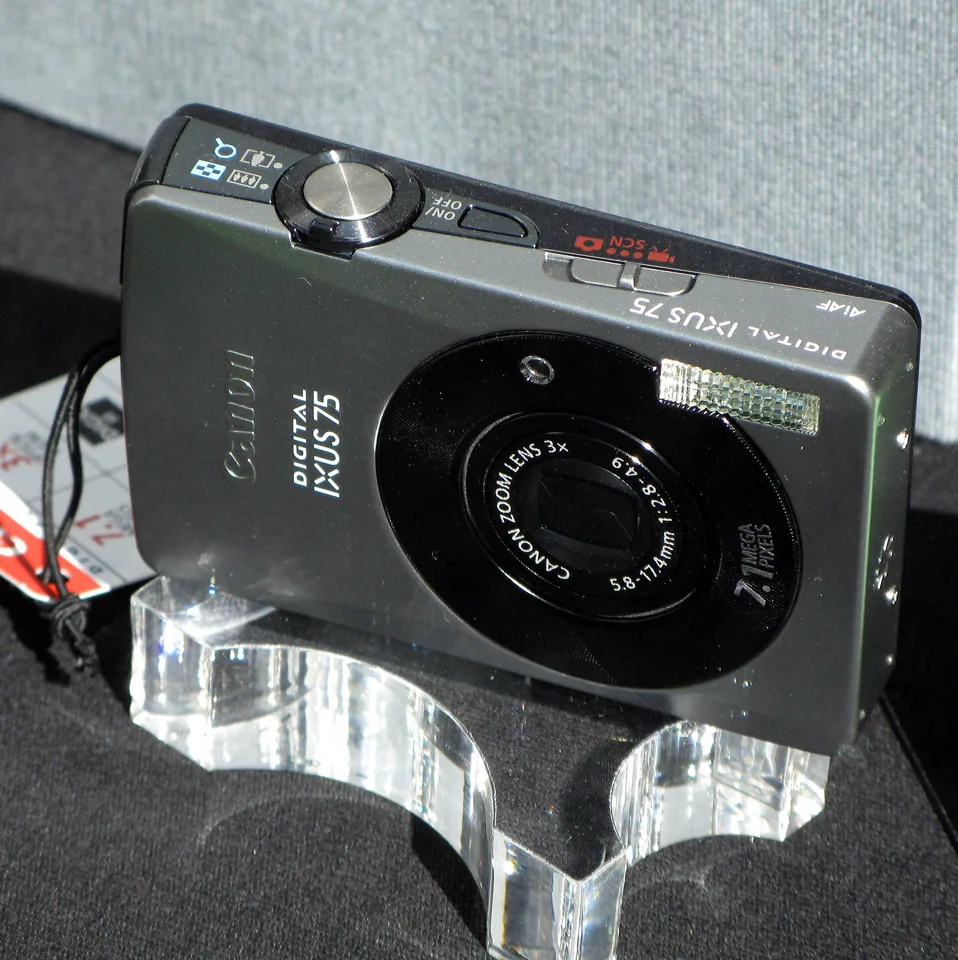 The black version, with its two-tone face plate.