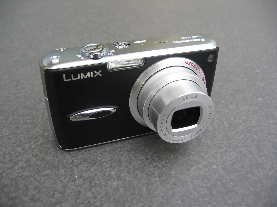 The back of the FX01, dominated by its 2.5-inch screen.