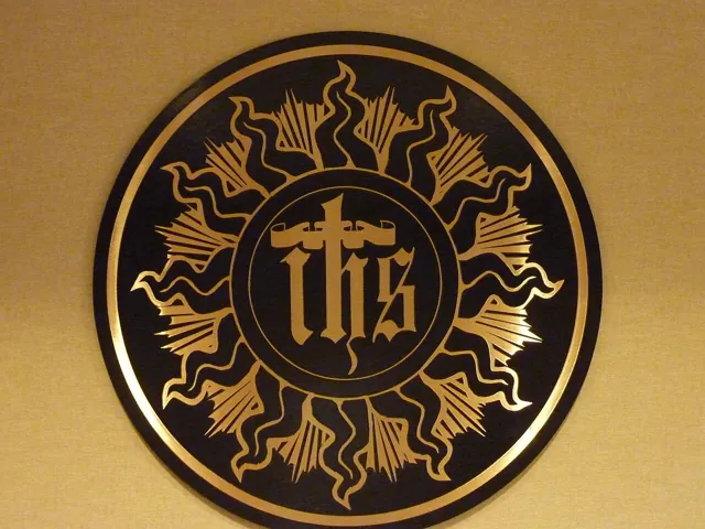 An emblem on a wall