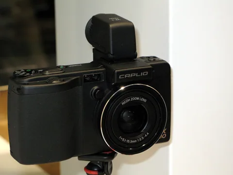 The GX100 with a viewfinder.