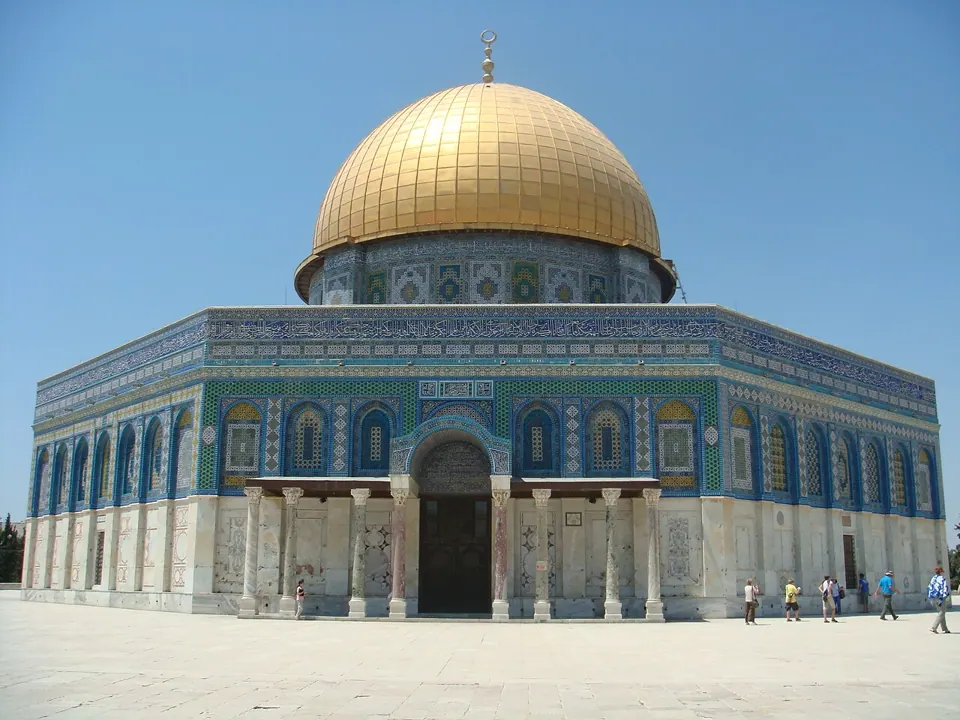 The Dome of the Rock in Jerusalem, photographed with a Sony DSC-T100. We found no free-licence photo of the camera itself.
